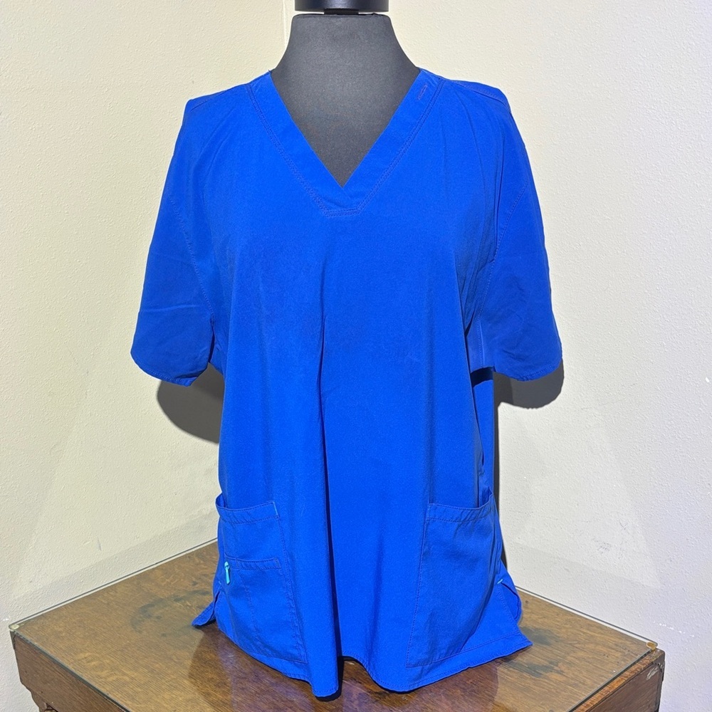 Carhartt Force Women's Royal Blue Scrub V-Neck Tech Top, XXL, stretch fabric